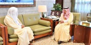 أمير الرياض يستقبل مدير عام فرع وزارة الشؤون الإسلامية بالمنطقة - نايل 360