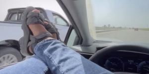 ضبط صاحب فيديو قيادة سيارة بحركات استعراضية على الطريق السريع - نايل 360