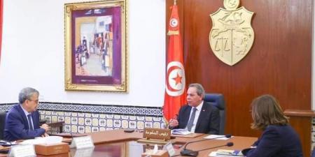 أهمية دور البنوك في الرفع من نسق التنمية ودعم الإقتصاد التونسي محور لقاء رئيس الحكومة بمحافظ البنك المركزي التونسي - نايل 360