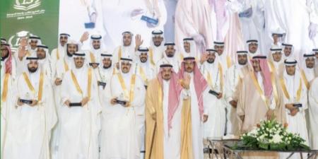 أمير الرياض يرعى حفل تخريج الدفعة الـ 15 من طلاب جامعة المجمعة - نايل 360