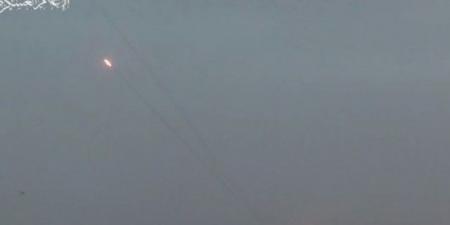 مشاهد قصف مدينة بئر السبع المحتلة برشقة صاروخية - نايل 360