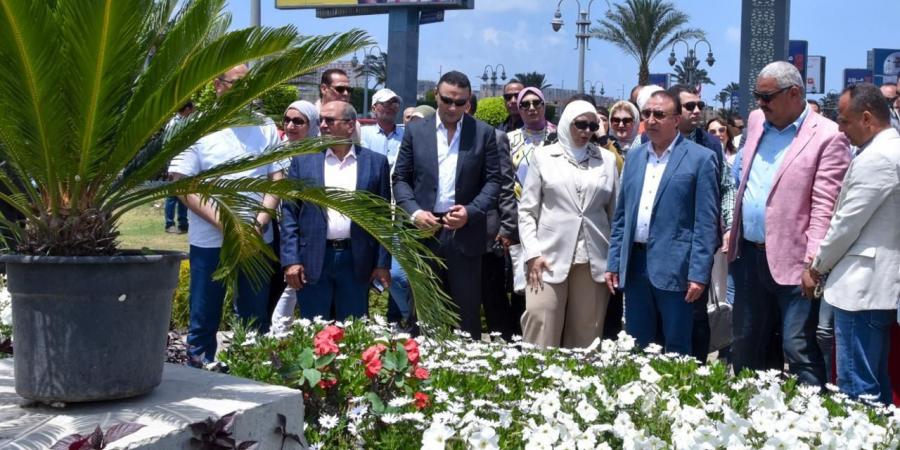 محافظ الإسكندرية يفتتح معرض الزهور والزينة بمدخل الصحراوي - نايل 360