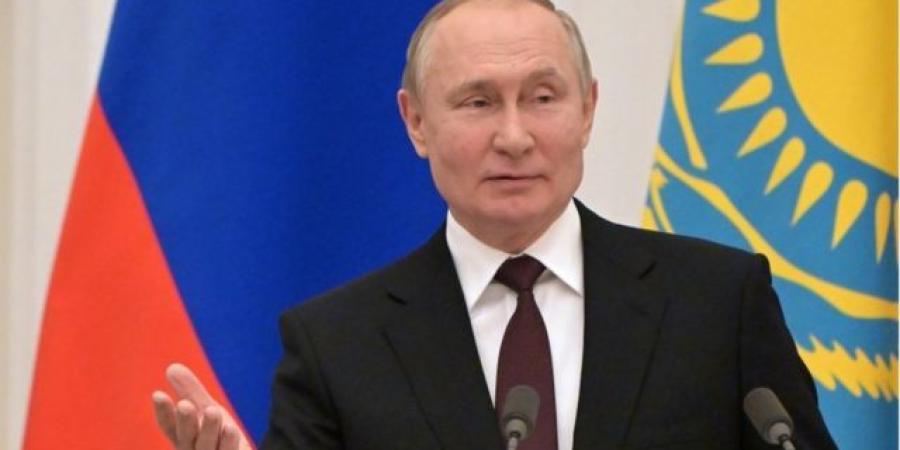 بوتين يوقع مرسوم استقالة الحكومة الروسية - نايل 360