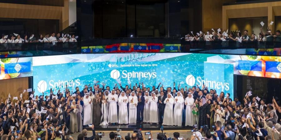 بدء تداول أسهم «سبينس» في سوق دبي المالي - نايل 360